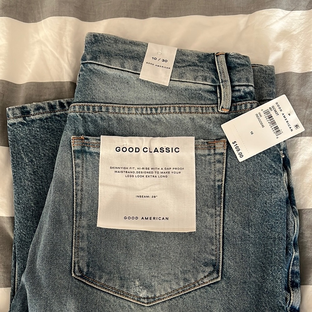 NWT Good American Style GC0602T Good Classic INDIGO046 Size 10/30 28” inseam